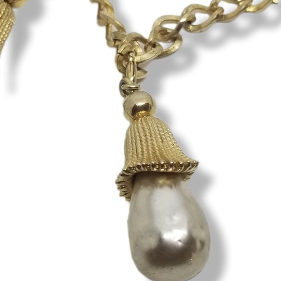SARAH COVENTRY 1964 FASHION PARADE GOLDTONE CHAIN & PEARL PENDANTS NECKLACE - Picture 6 of 8